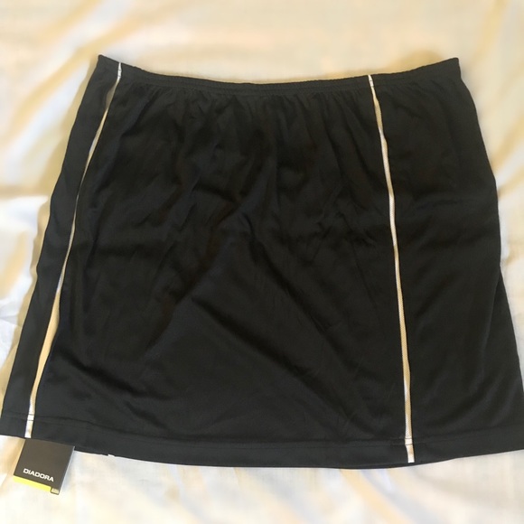 Tennis Skirt - Picture 3 of 6